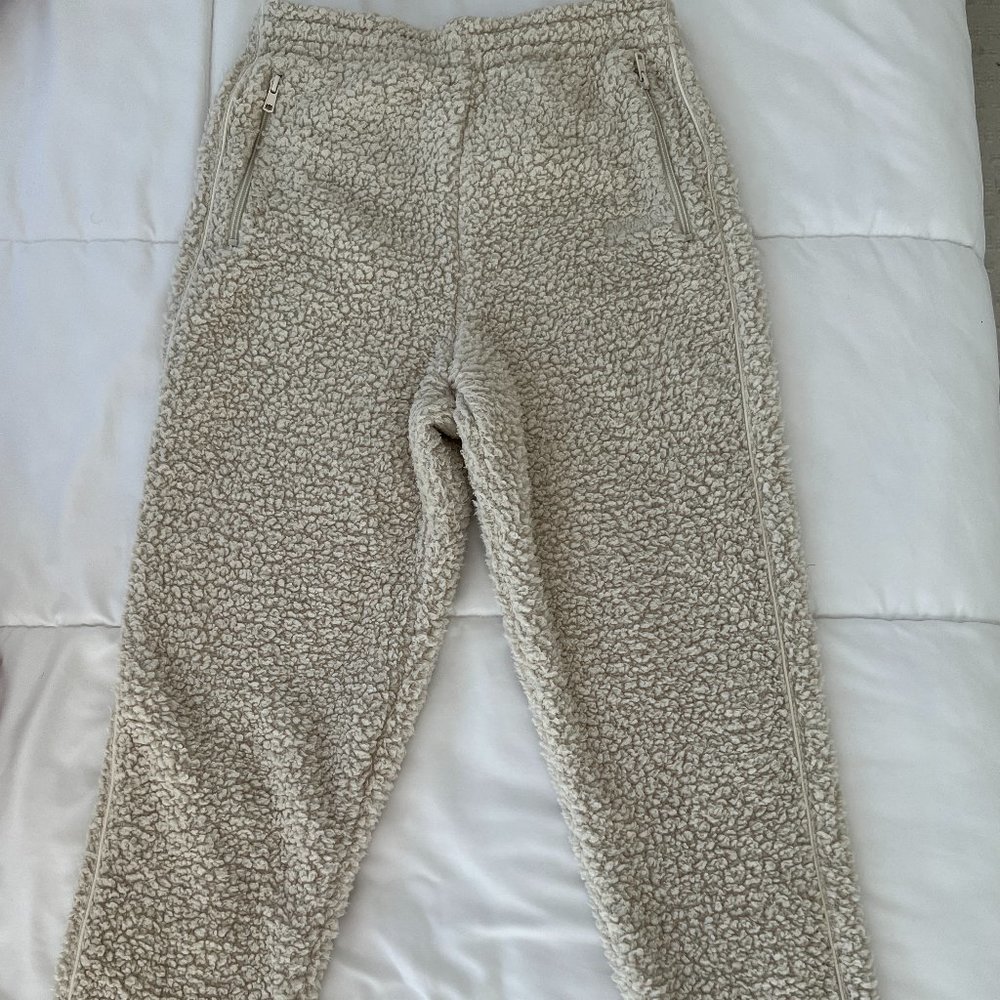 (RESERVED FOR @AMYAKC) Skims Teddy Joggers in Bone